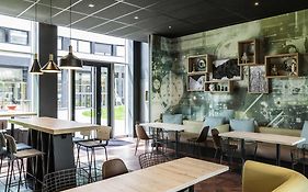 Aparthotel Adagio access Palaiseau Saclay
